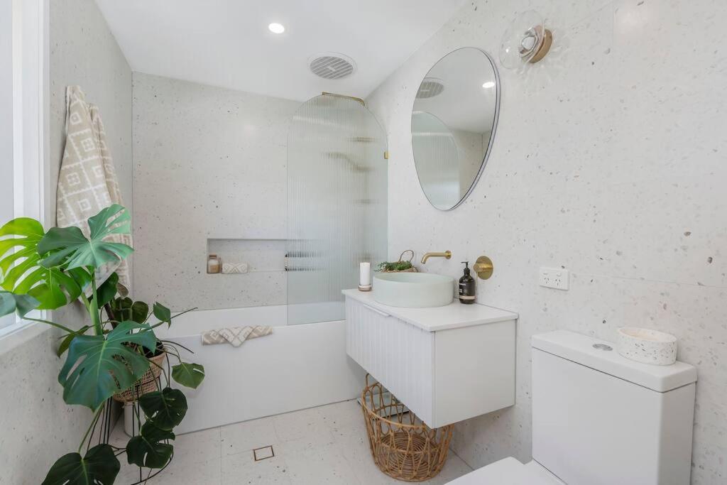 Palm Springs In Prime Location Gold Coast
